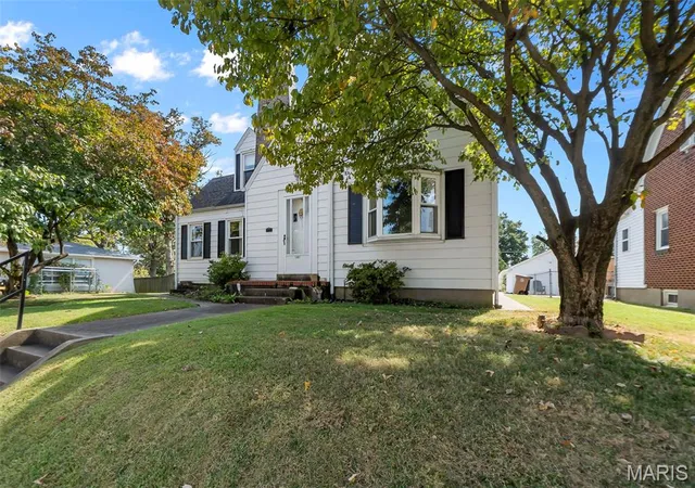 Photo 4 of Single family home for sale at 1401 Bloomfield St, Cape Girardeau, MO 63703 | MLS# MIS26063140 | Listing updated on 2026-10-05