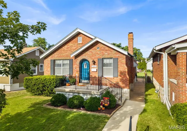 Photo 3 of Sale Pending at 5445 Robert Ave, Saint Louis, MO 63109 | MLS# MIS26063158 | Listing updated on 2026-10-02
