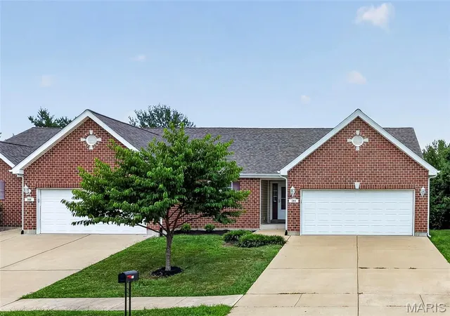 Photo 3 of Multi family home for sale at 384 386 Shadow Pines Dr, Wentzville, MO 63385 | MLS# MIS26063160 | Listing updated on 2026-10-01