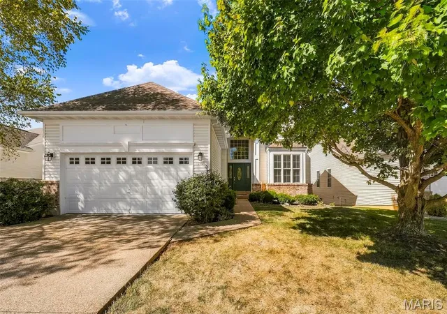 Photo 1 of Single family home for sale at 2102 Hawks Landing Dr, Lake Saint Louis, MO 63367 | MLS# MIS26063163 | Listing updated on 2026-10-09