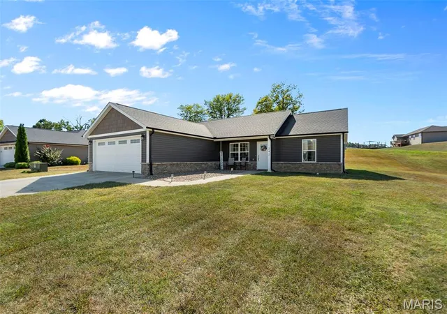 Photo 3 of Single family home for sale at 242 Culloden Moore Dr, Jackson, MO 63755 | MLS# MIS26063164 | Listing updated on 2026-10-05