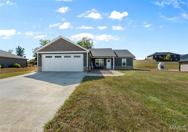 Photo 2 of Single family home for sale at 242 Culloden Moore Dr, Jackson, MO 63755 | MLS# MIS26063164 | Listing updated on 2026-10-05