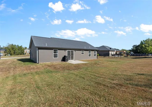 Photo 4 of Sale Pending at 242 Culloden Moore Dr, Jackson, MO 63755 | MLS# MIS26063164 | Listing updated on 2026-10-07