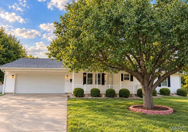 Photo 1 of Single family home for sale at 302 Roosevelt Ave, Warrenton, MO 63383 | MLS# MIS26063166 | Listing updated on 2026-10-07