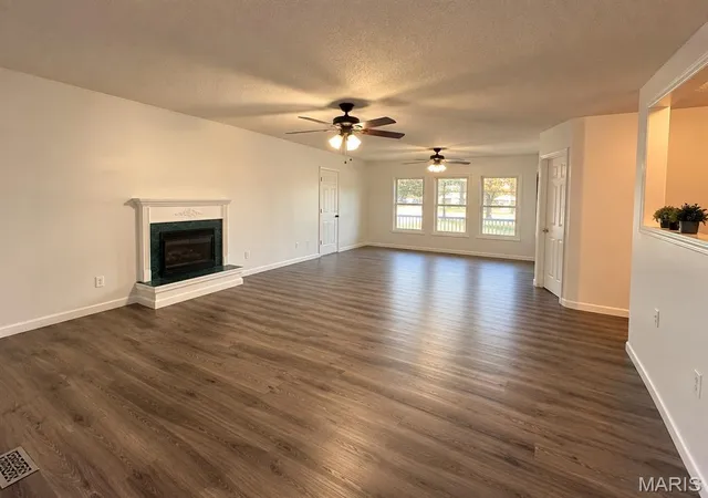 Photo 3 of Single family home for sale at 302 Roosevelt Ave, Warrenton, MO 63383 | MLS# MIS26063166 | Listing updated on 2026-10-07