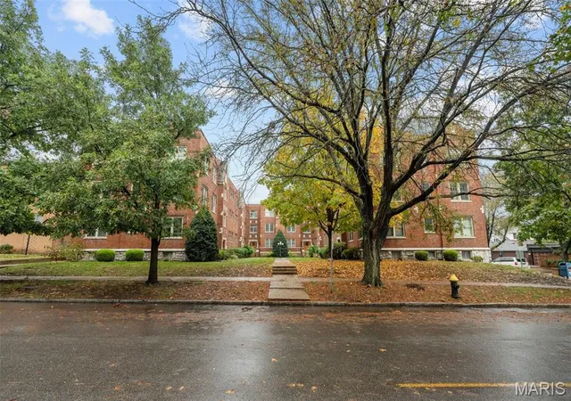Photo 2 of Condo for sale at 4101 Magnolia Ave #206, Saint Louis, MO 63110 | MLS# MIS26063167 | Listing updated on 2026-10-22