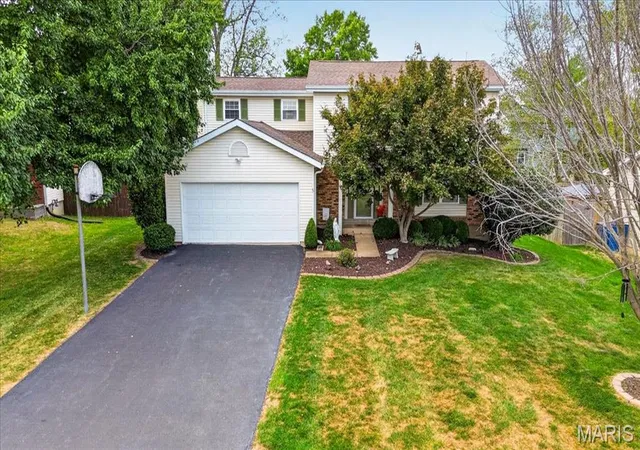 Photo 1 of Single family home for sale at 5 Cloverhill Ct, Saint Peters, MO 63376 | MLS# MIS26063168 | Listing updated on 2026-10-04