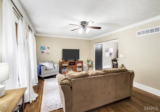 Photo 3 of Single family home for sale at 208 Westmoreland St, Collinsville, IL 62234 | MLS# MIS26063170 | Listing updated on 2026-10-09