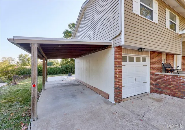 Photo 3 of Single family home for sale at 1093 Orchard Trl, Pevely, MO 63070 | MLS# MIS26063171 | Listing updated on 2026-10-19