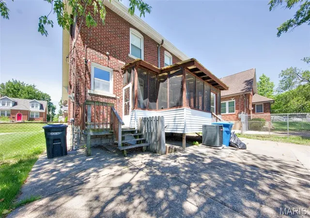 Photo 2 of Single family home for sale at 3056 Bellerive Dr, Saint Louis, MO 63121 | MLS# MIS26063172 | Listing updated on 2026-10-07