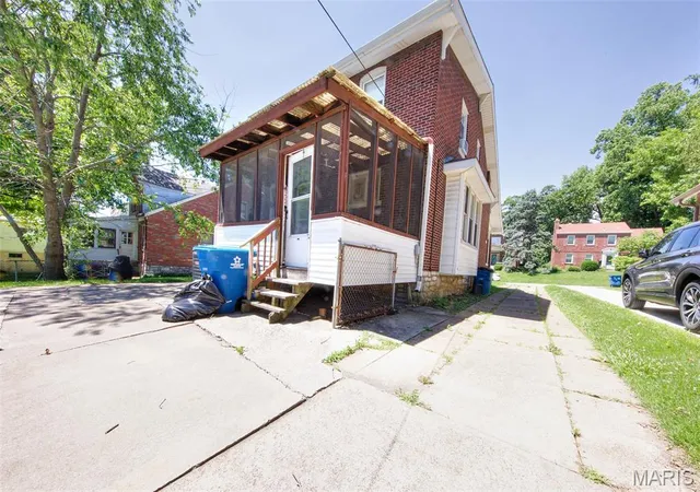 Photo 3 of Single family home for sale at 3056 Bellerive Dr, Saint Louis, MO 63121 | MLS# MIS26063172 | Listing updated on 2026-10-07