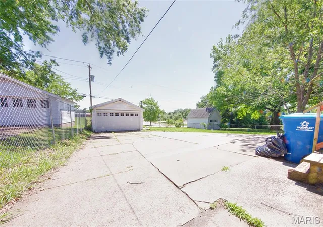 Photo 4 of Single family home for sale at 3056 Bellerive Dr, Saint Louis, MO 63121 | MLS# MIS26063172 | Listing updated on 2026-10-07