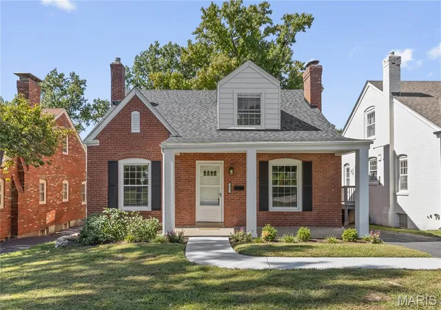 Single family home for sale at 553 Westview Dr, Saint Louis, MO 63130 | MLS# MIS26063173
