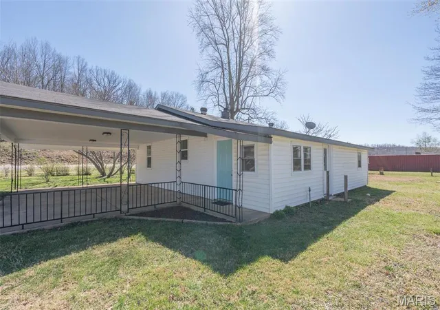 Photo 3 of Single family home for sale at 1201 S Main St, Piedmont, MO 63957 | MLS# MIS26063191 | Listing updated on 2026-10-13