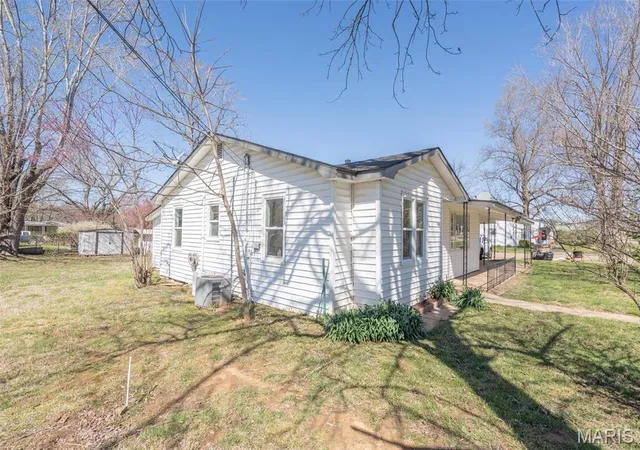 Photo 3 of Single family home for sale at 1201 S Main St, Piedmont, MO 63957 | MLS# MIS26063191 | Listing updated on 2026-10-13