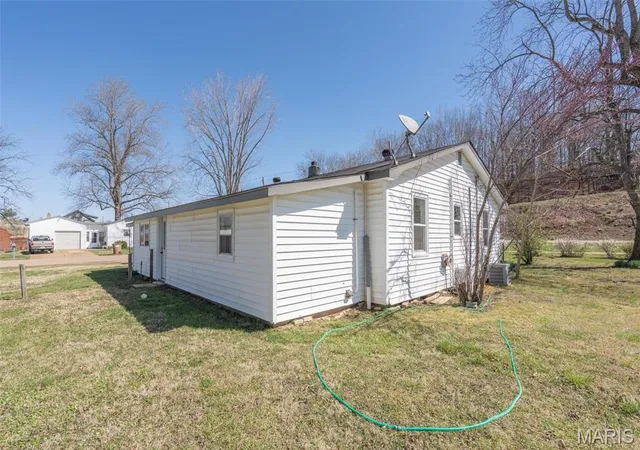 Photo 4 of Single family home for sale at 1201 S Main St, Piedmont, MO 63957 | MLS# MIS26063191 | Listing updated on 2026-10-13