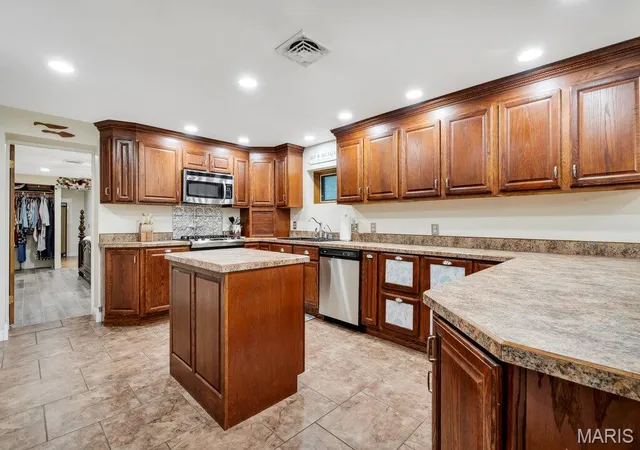 Photo 3 of Single family home for sale at 2160 Highway, Bismarck, MO 63624 | MLS# MIS26063193 | Listing updated on 2026-10-03
