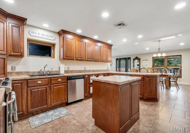 Photo 4 of Single family home for sale at 2160 Highway, Bismarck, MO 63624 | MLS# MIS26063193 | Listing updated on 2026-10-03
