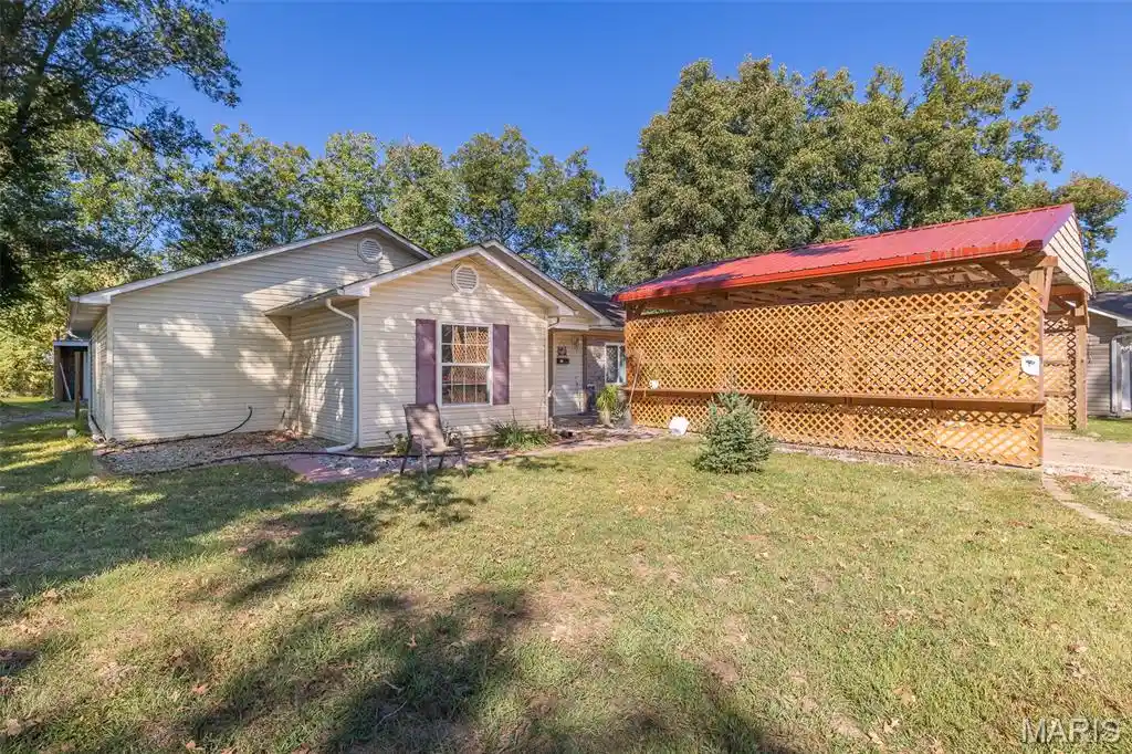 Single family home for sale at 2121 Pike St, Poplar Bluff, MO 63901 | MLS# MIS26063194