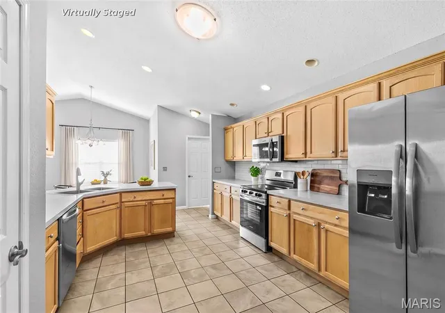 Photo 2 of Single family home for sale at 36 Pebble Hl Dr, Belleville, IL 62223 | MLS# MIS26063200 | Listing updated on 2026-10-08