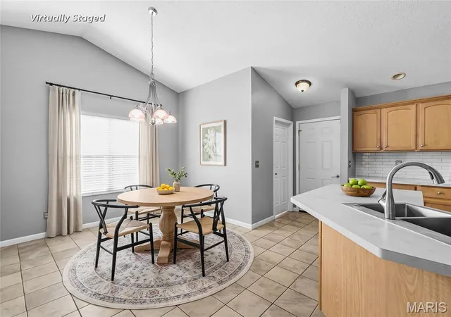 Photo 3 of Single family home for sale at 36 Pebble Hl Dr, Belleville, IL 62223 | MLS# MIS26063200 | Listing updated on 2026-10-08