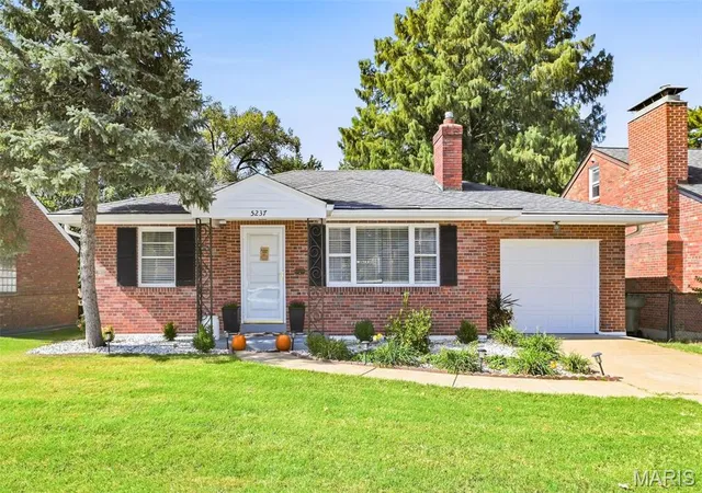 Photo 1 of Sale Pending at 5237 Mccausland Ave, Saint Louis, MO 63109 | MLS# MIS26063202 | Listing updated on 2026-10-12