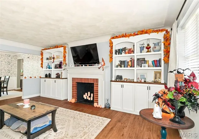 Photo 2 of Sale Pending at 5237 Mccausland Ave, Saint Louis, MO 63109 | MLS# MIS26063202 | Listing updated on 2026-10-12