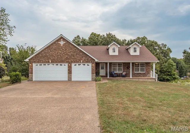 Photo 1 of Single family home for sale at 35 Chinkapin Ct, Troy, MO 63379 | MLS# MIS26063221 | Listing updated on 2026-10-01