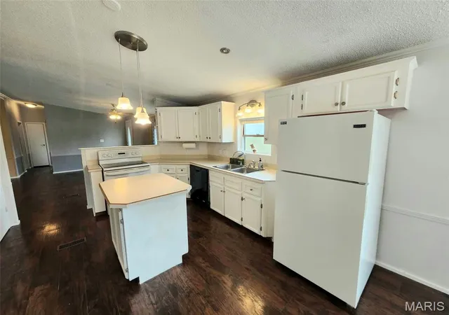 Photo 2 of Manufactured home for sale at 74 Wild Horse Dr, Foley, MO 63347 | MLS# MIS26063222 | Listing updated on 2026-10-07