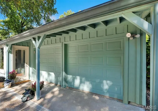 Photo 2 of Single family home for sale at 161 Horseshoe Dr, Saint Louis, MO 63122 | MLS# MIS26063223 | Listing updated on 2026-10-08