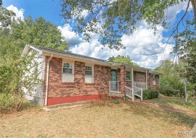 Photo 2 of Single family home for sale at 103 S Roosevelt St, Desloge, MO 63601 | MLS# MIS26063225 | Listing updated on 2026-10-01