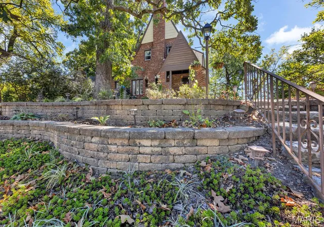 Photo 4 of Single family home for sale at 2100 S Brentwood Blvd, Saint Louis, MO 63144 | MLS# MIS26063227 | Listing updated on 2026-10-05