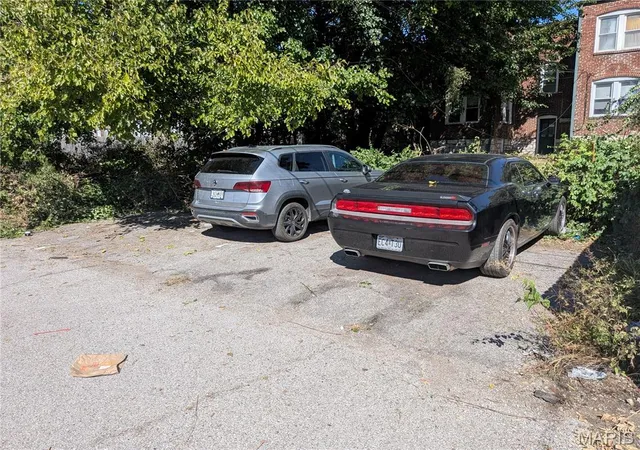 Photo 4 of Multi family home for sale at 3800-3802 Keokuk St, Saint Louis, MO 63116 | MLS# MIS26063228 | Listing updated on 2026-10-13