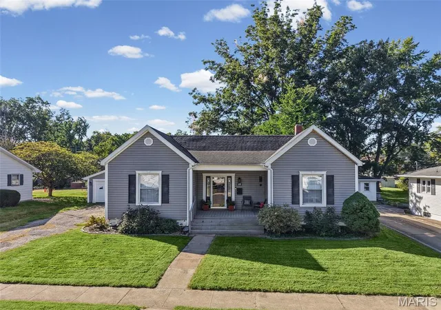 Photo 1 of Single family home for sale at 648 W Maple St, Nashville, IL 62263 | MLS# MIS26063229 | Listing updated on 2026-10-06