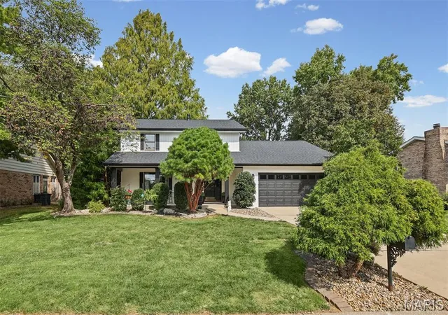Photo 3 of Single family home for sale at 21 Sierra Dr, Glen Carbon, IL 62034 | MLS# MIS26063230 | Listing updated on 2026-10-07