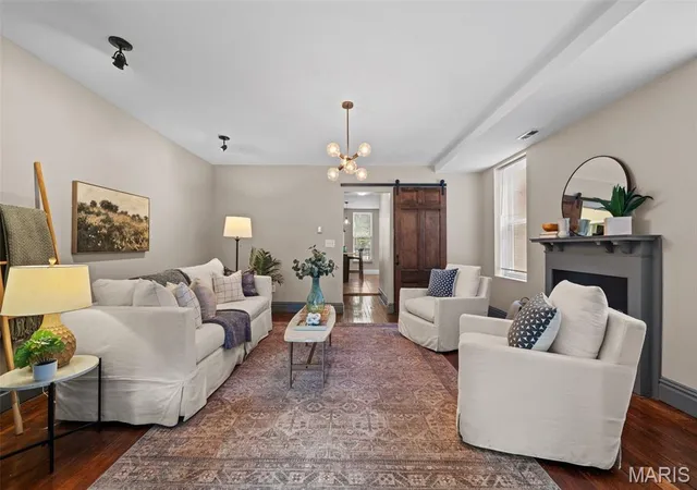Photo 3 of Sale Pending at 4133 Connecticut St, Saint Louis, MO 63116 | MLS# MIS26063235 | Listing updated on 2026-10-12