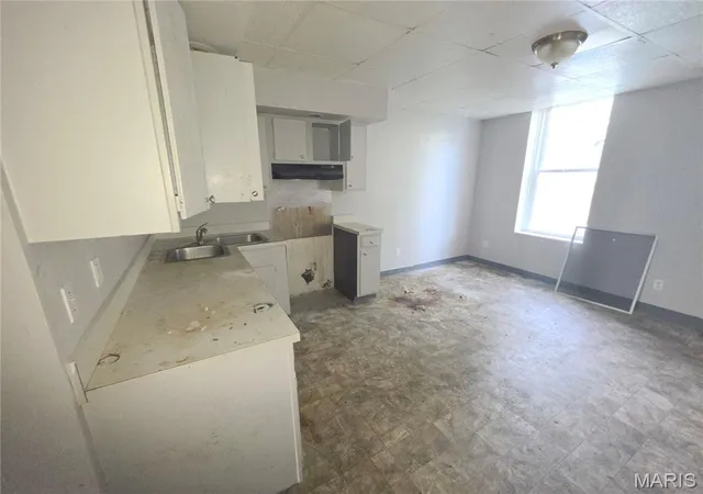 Photo 3 of Sale Pending at 4138 Oregon Ave, Saint Louis, MO 63118 | MLS# MIS26063241 | Listing updated on 2026-10-10