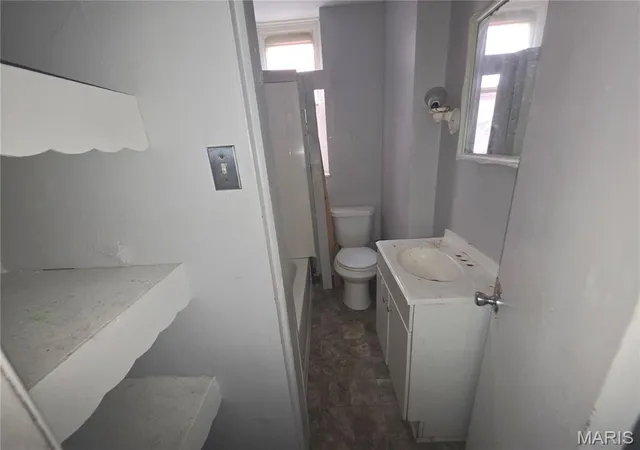 Listing Photo 4 - Condo for sale in building located at 4138 Oregon Ave, Saint Louis, MO 63118