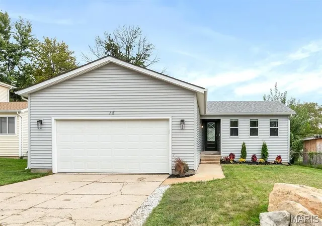 Photo 1 of Single family home for sale at 15 Laura Hl Rd, Saint Peters, MO 63376 | MLS# MIS26063243 | Listing updated on 2026-10-07
