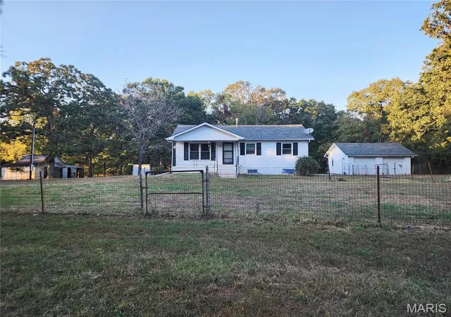 Photo 1 of Single family home for sale at 2699 Hwy C, Bourbon, MO 65441 | MLS# MIS26063245 | Listing updated on 2026-10-10
