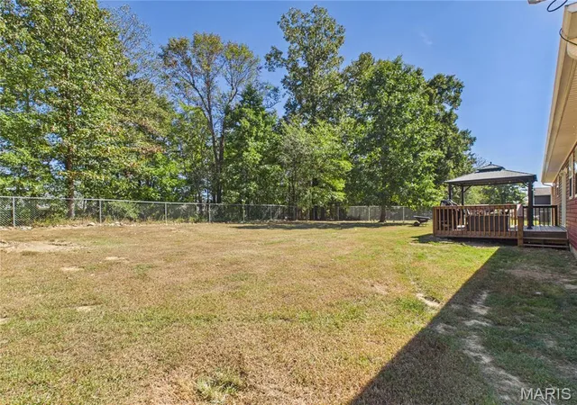Photo 4 of Sale Pending at 303 Murfield Dr, Poplar Bluff, MO 63901 | MLS# MIS26063246 | Listing updated on 2026-10-06