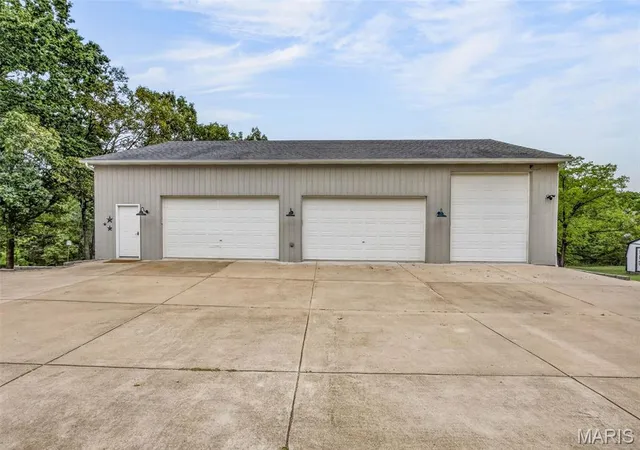 Photo 2 of Single family home for sale at 738 Johnson Rd, Bloomsdale, MO 63627 | MLS# MIS26063247 | Listing updated on 2026-10-01