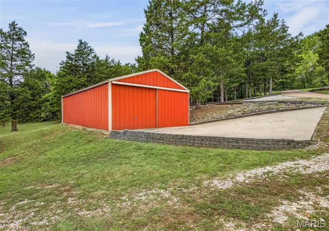 Photo 4 of Single family home for sale at 738 Johnson Rd, Bloomsdale, MO 63627 | MLS# MIS26063247 | Listing updated on 2026-10-01