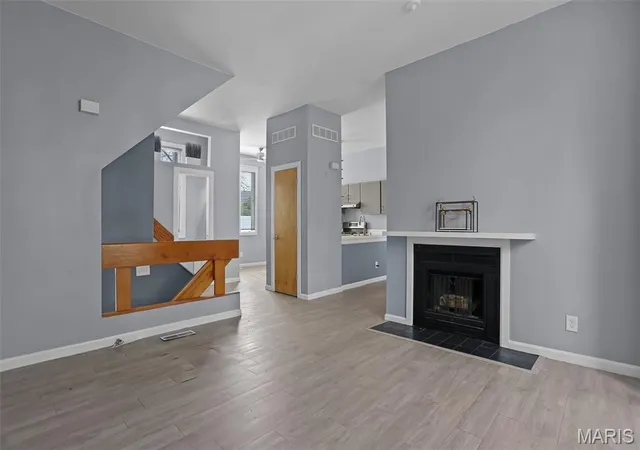 Photo 3 of Single family home for sale at 10 Columbus Sq Dr, Saint Louis, MO 63101 | MLS# MIS26063248 | Listing updated on 2026-10-08