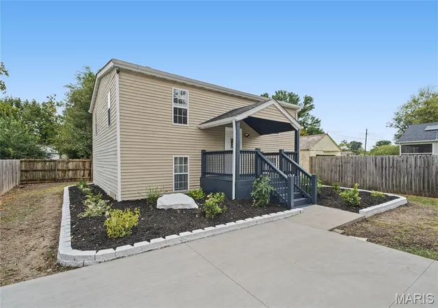 Photo 2 of Single family home for sale at 2548 Hemlock Ave, Granite City, IL 62040 | MLS# MIS26063251 | Listing updated on 2026-10-07