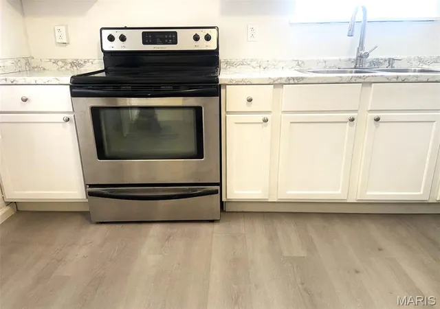 Photo 3 of Single family home for sale at 3101 Gary Dr, Saint Louis, MO 63121 | MLS# MIS26063253 | Listing updated on 2026-10-06