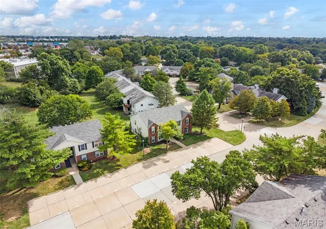 Condo for sale at 1504 Surrey Ln #C, Saint Peters, MO 63304 | MLS# MIS26063254