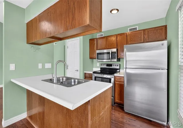 Photo 4 of Condo for sale at 1504 Surrey Ln #C, Saint Peters, MO 63304 | MLS# MIS26063254 | Listing updated on 2026-10-05