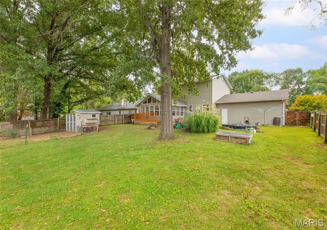 Photo 4 of Sale Pending at 1902 Muny Vista Ct, Alton, IL 62002 | MLS# MIS26063255 | Listing updated on 2026-10-03