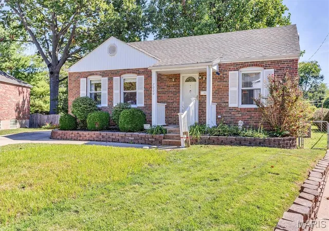 Photo 3 of Single family home for sale at 7000 Holly Hills Ave, Saint Louis, MO 63123 | MLS# MIS26063256 | Listing updated on 2026-10-05